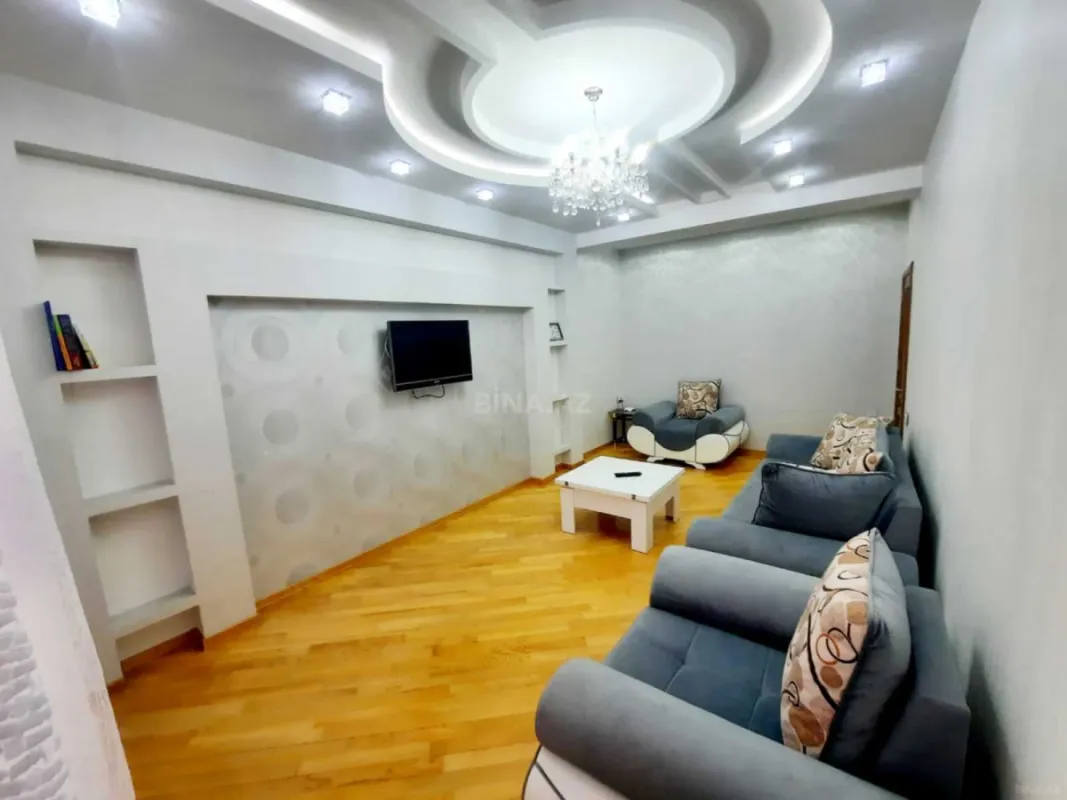 Kirayə verilir 2 otaqlı mənzil 75 m²