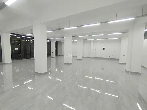 Kirayə verilir obyekt 180 m²