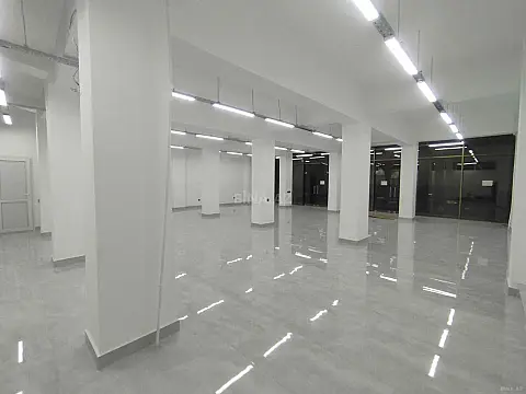 Kirayə verilir obyekt 180 m²