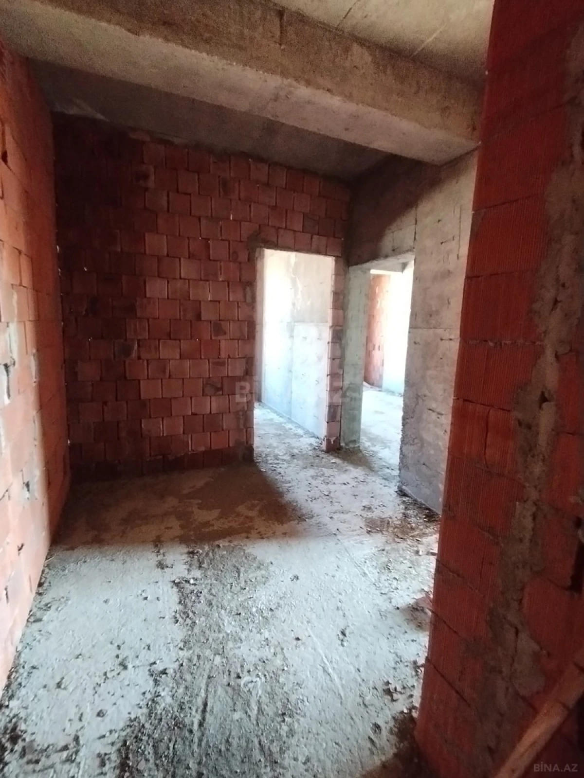 Satılır 2 otaqlı mənzil 86 m²