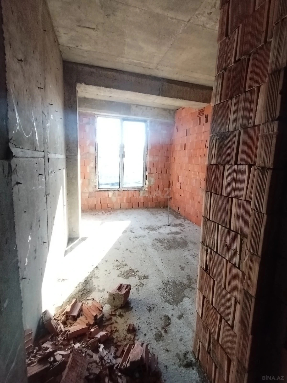 Satılır 2 otaqlı mənzil 86 m²