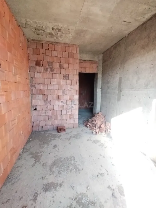 Satılır 2 otaqlı mənzil 86 m²