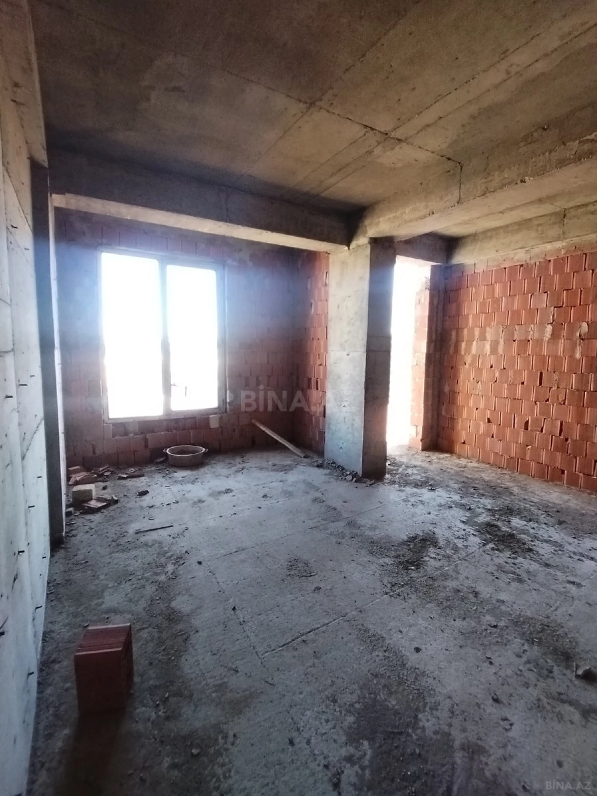 Satılır 2 otaqlı mənzil 86 m²