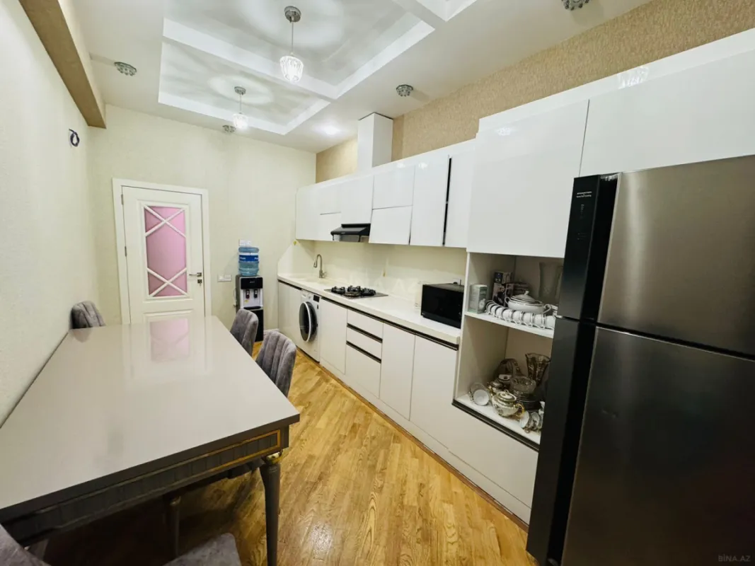 Satılır 3 otaqlı mənzil 150 m²