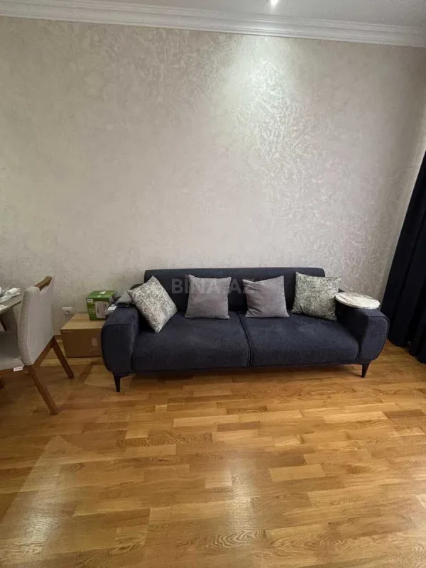 Kirayə verilir 2 otaqlı mənzil 78 m²