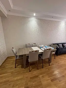 Kirayə verilir 2 otaqlı mənzil 78 m²