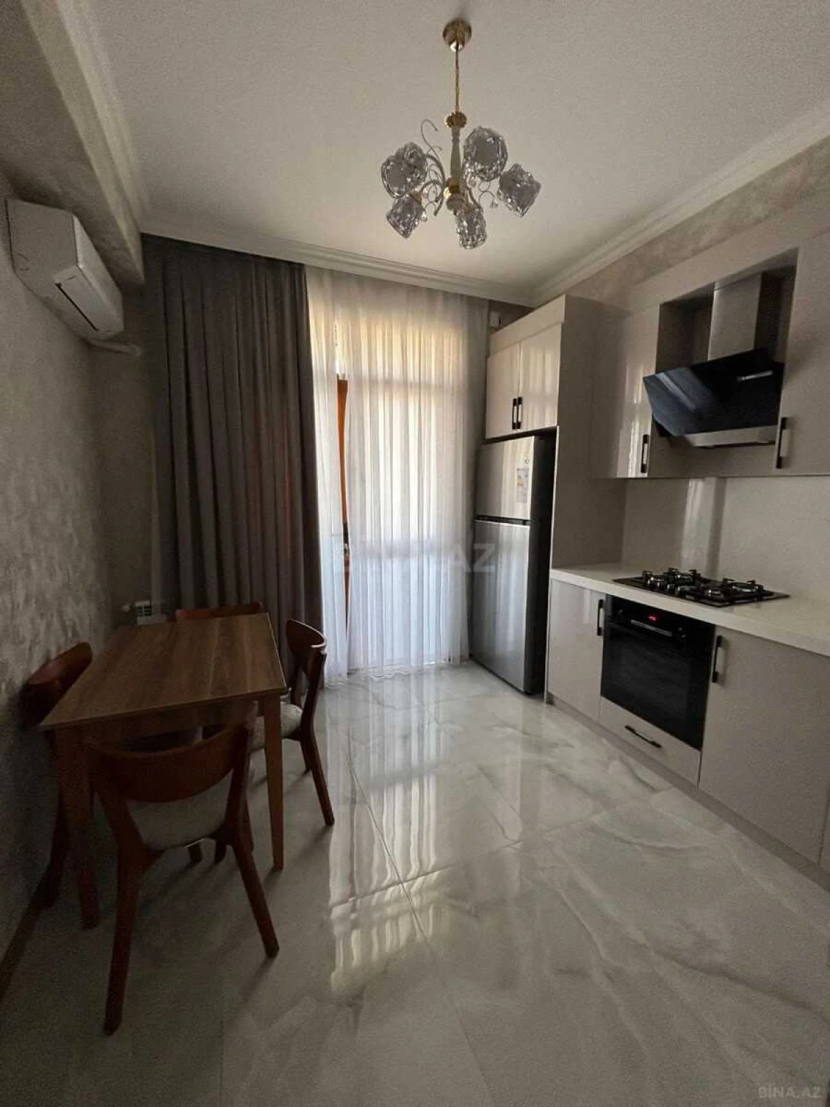 Kirayə verilir 2 otaqlı mənzil 78 m²