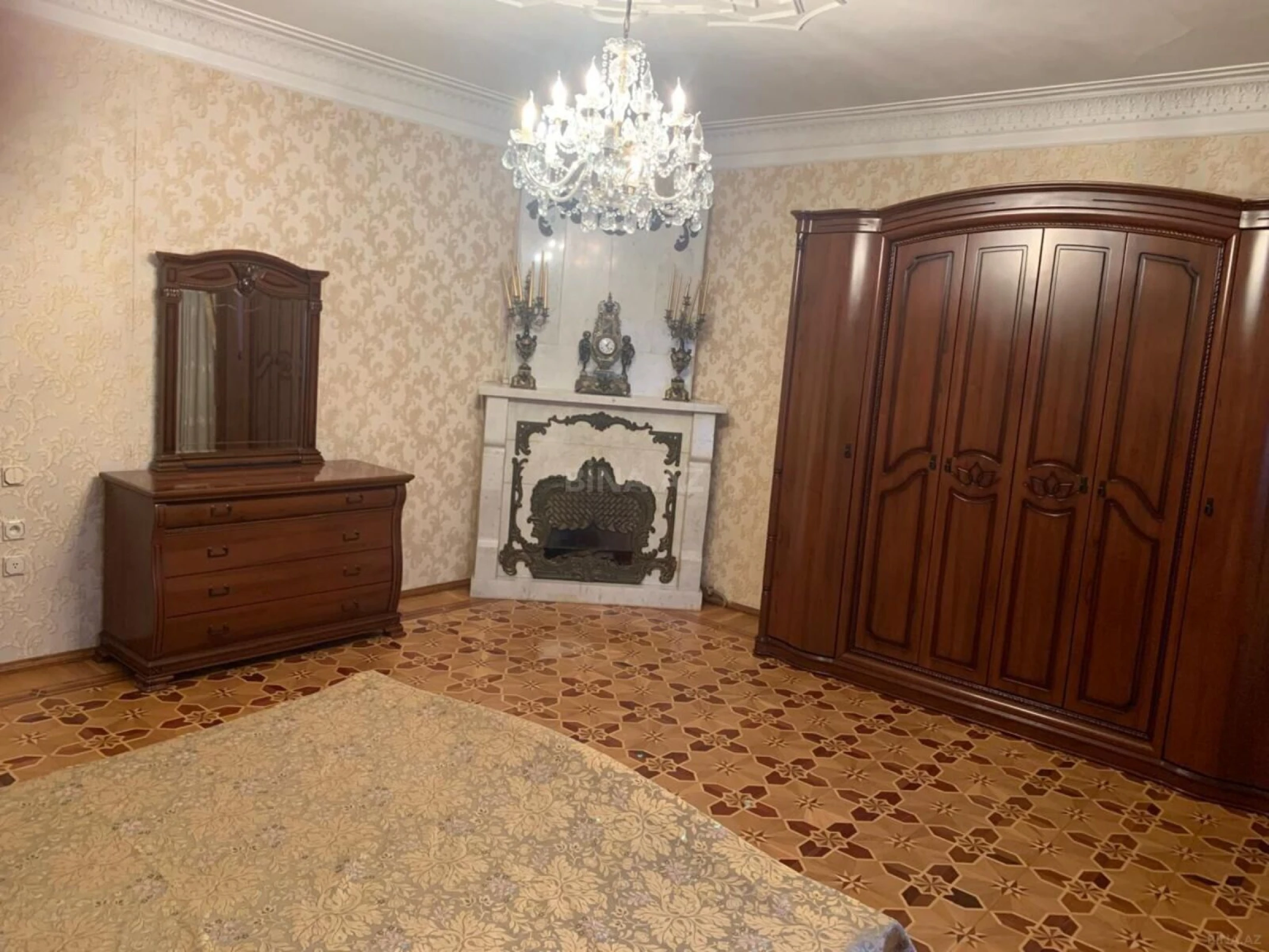 Kirayə verilir 4 otaqlı mənzil 95 m²