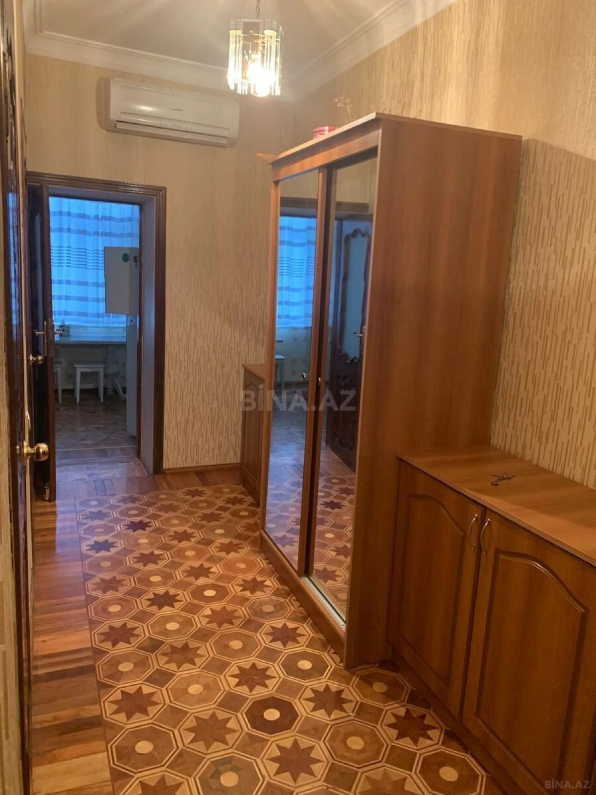 Kirayə verilir 4 otaqlı mənzil 95 m²