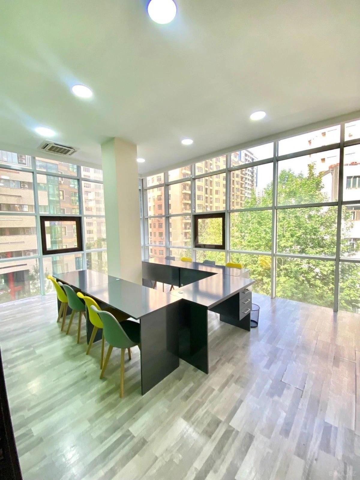 Kirayə verilir 3 otaqlı ofis 90 m²
