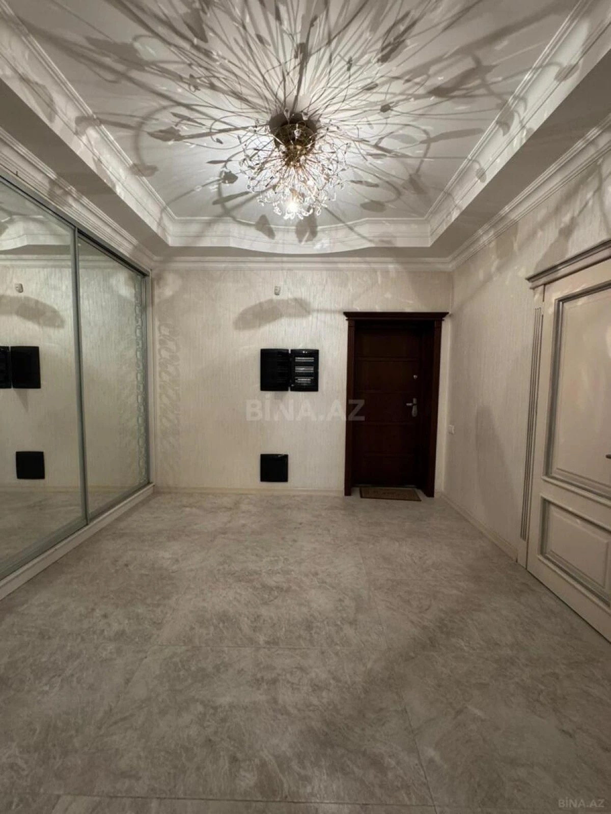 Kirayə verilir 3 otaqlı mənzil 150 m²