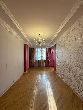 Kirayə verilir 3 otaqlı mənzil 150 m²