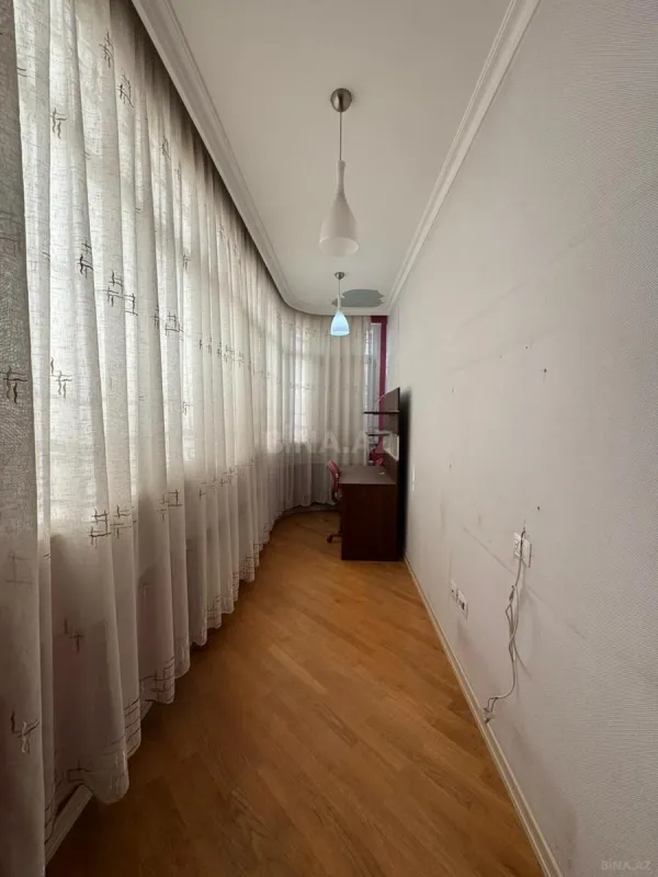 Kirayə verilir 3 otaqlı mənzil 150 m²