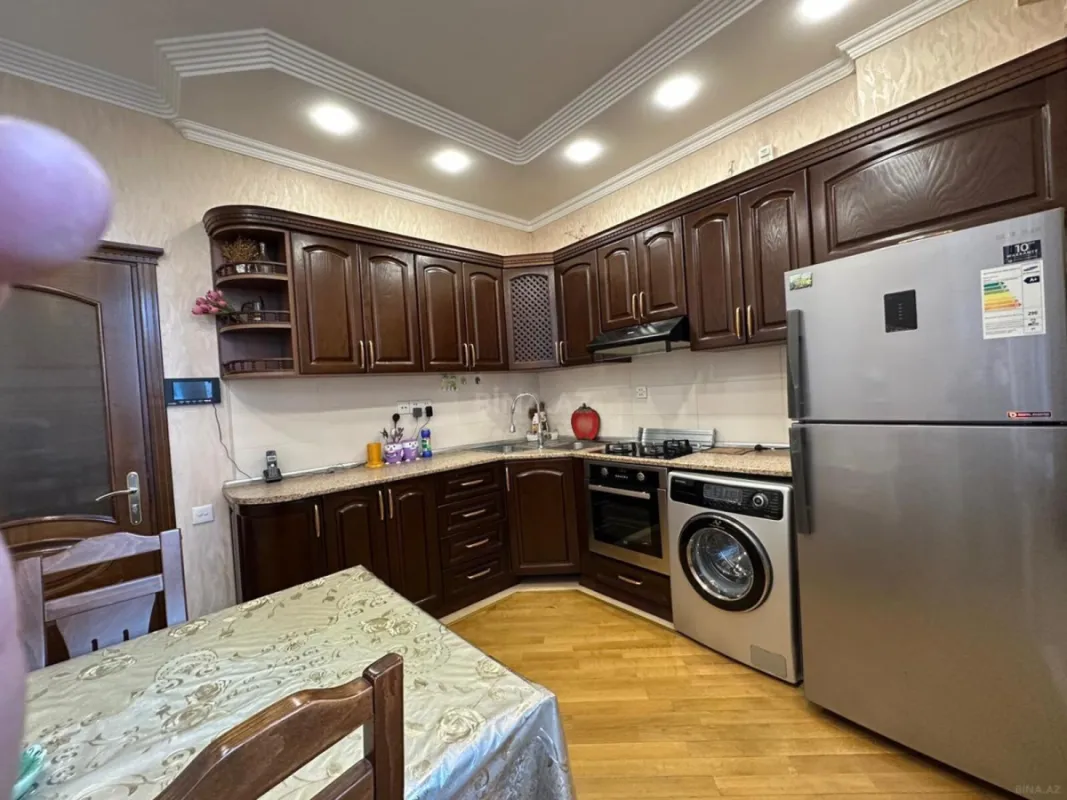 Satılır 1 otaqlı mənzil 60 m²