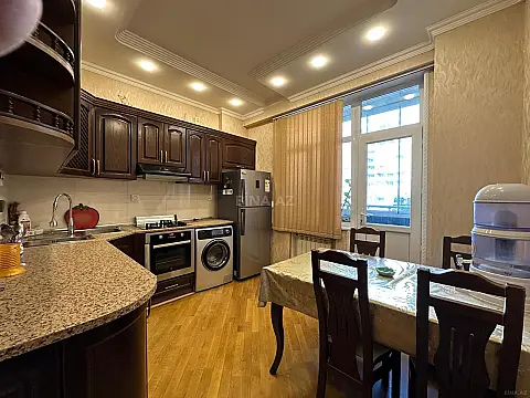 Satılır 1 otaqlı mənzil 60 m²