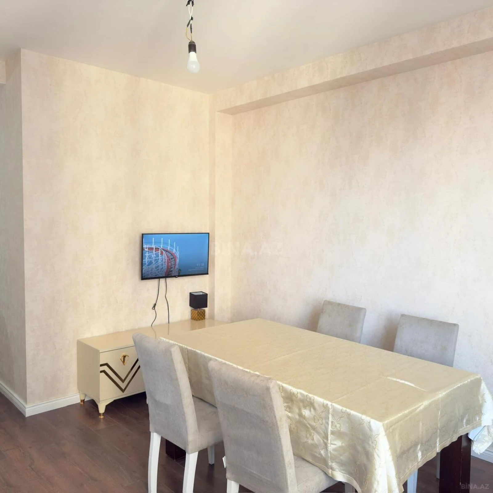 Kirayə verilir 2 otaqlı mənzil 50 m²