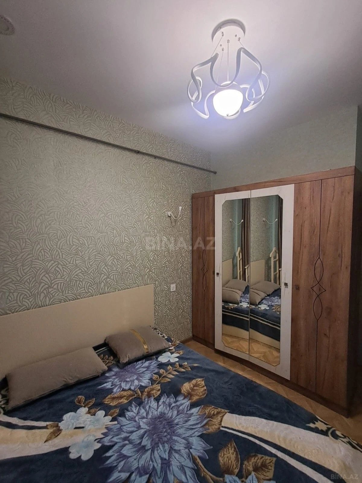 Satılır 2 otaqlı mənzil 55 m²