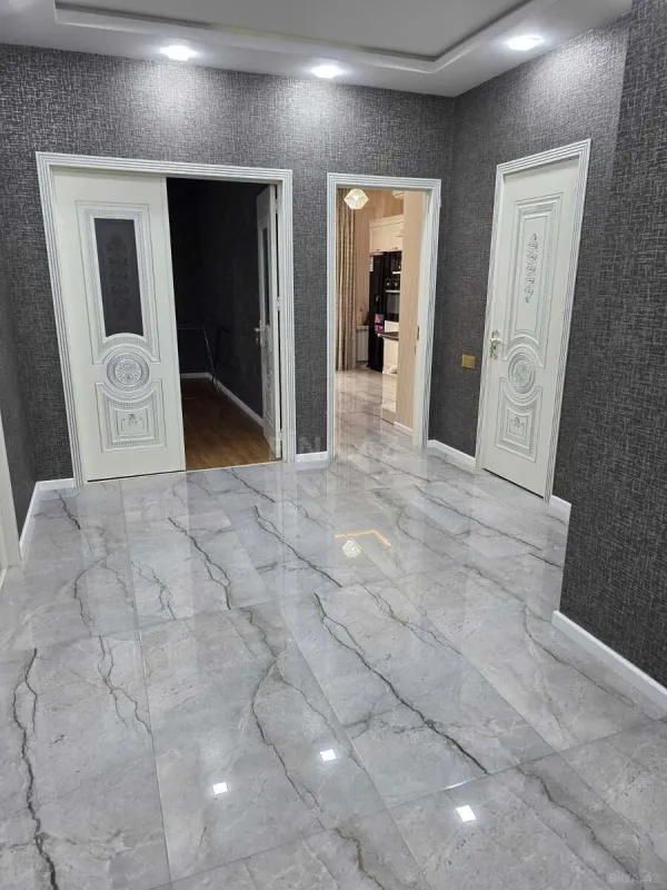 Kirayə verilir 3 otaqlı mənzil 170 m²
