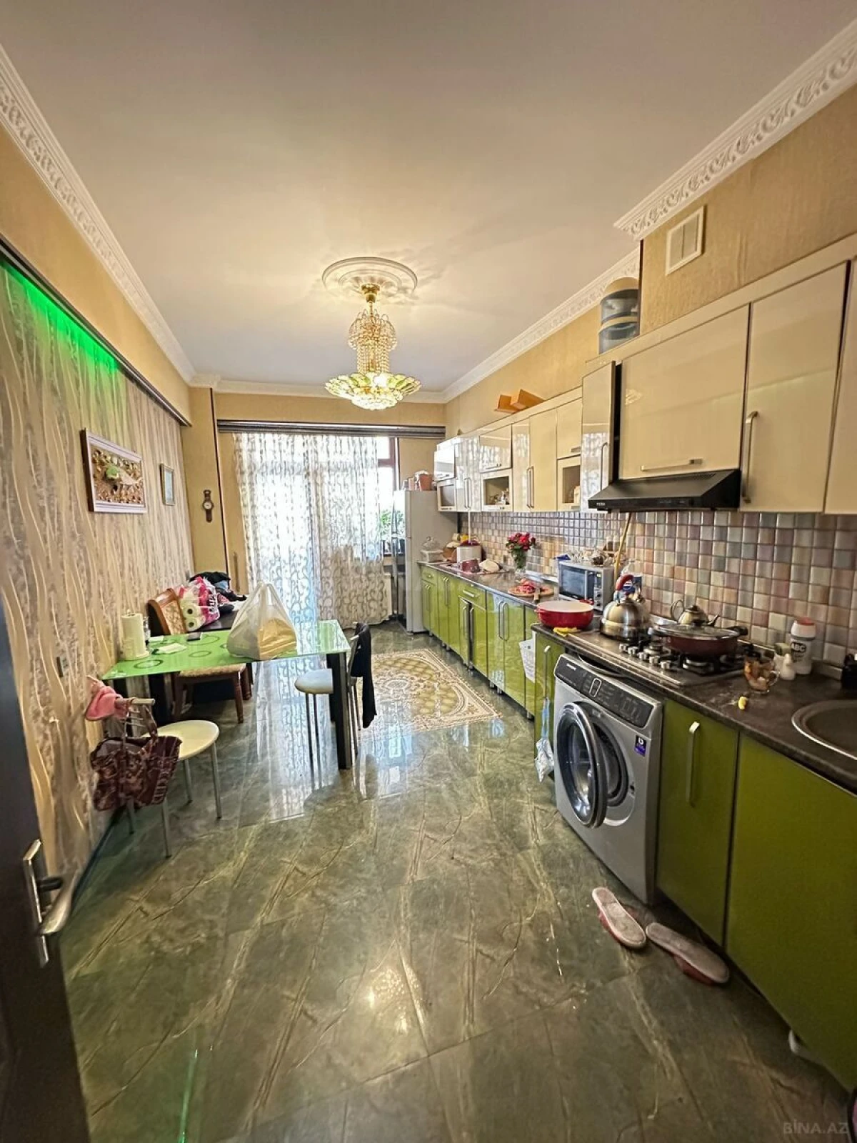 Satılır 3 otaqlı mənzil 130 m²