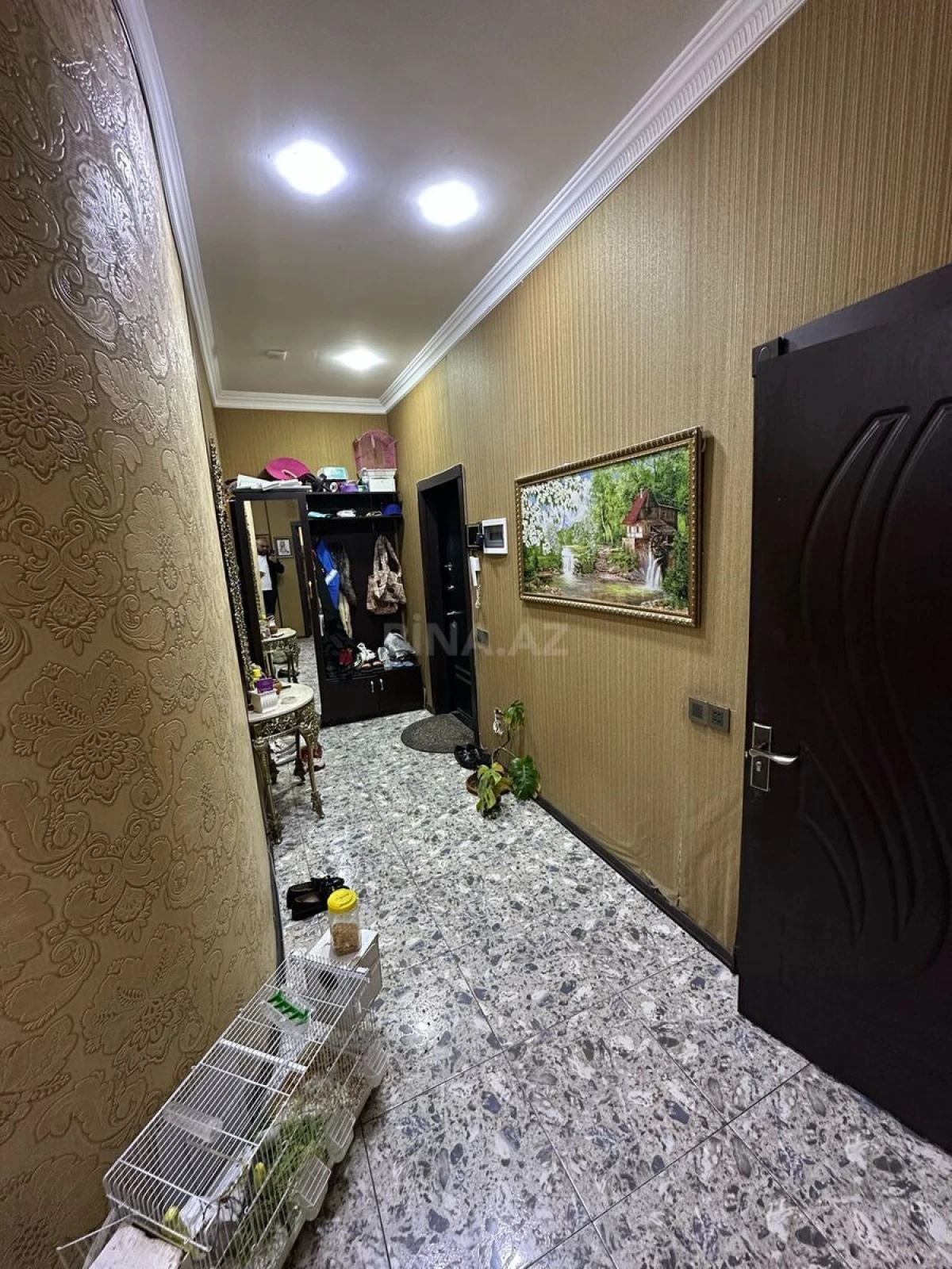 Satılır 3 otaqlı mənzil 130 m²