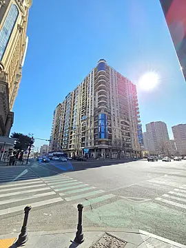 Satılır 3 otaqlı mənzil 159 m² — Bakı, Memar Əcəmi yanı 3 otaq 159.00 m²