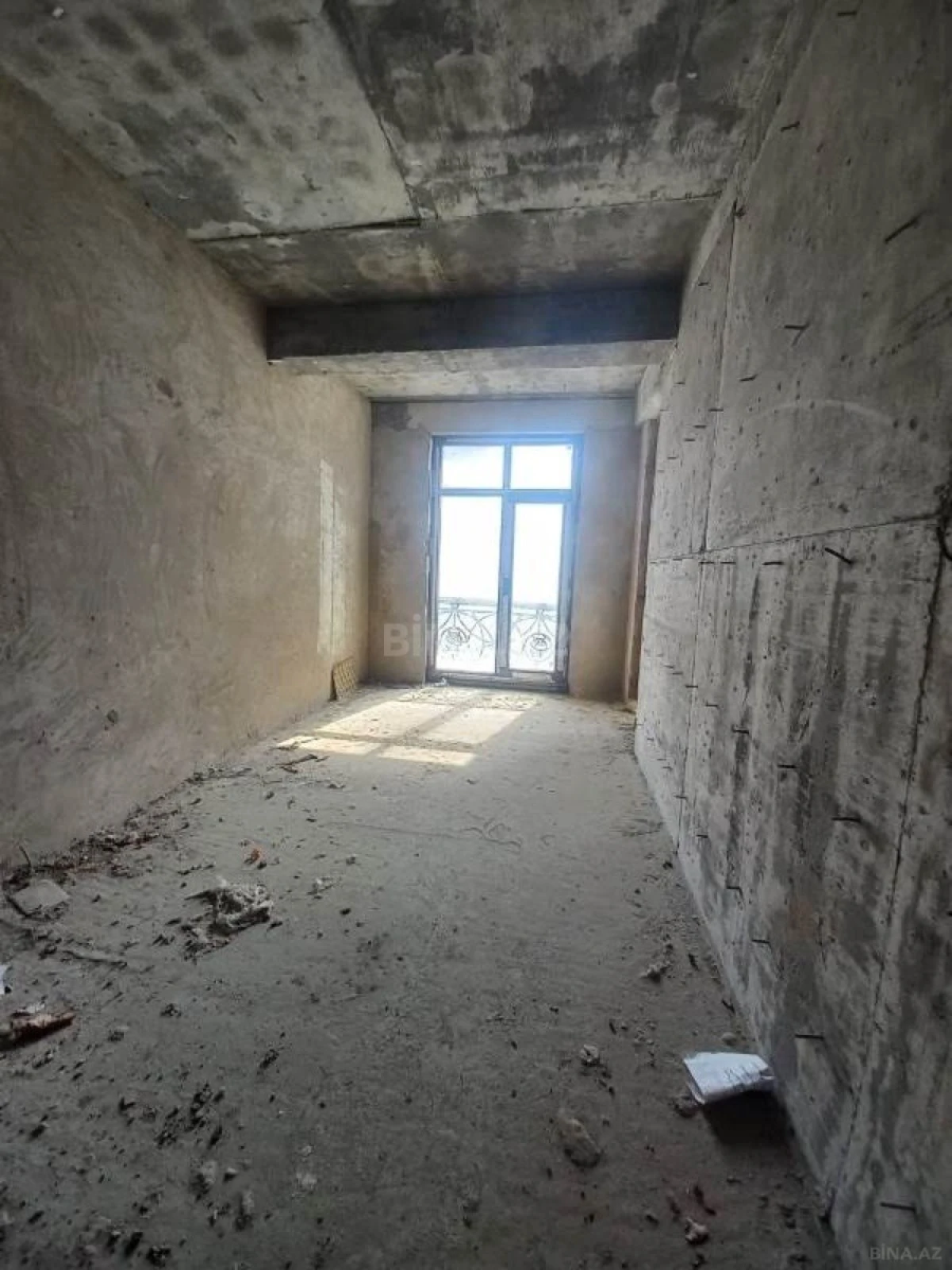 Satılır 3 otaqlı mənzil 159 m²