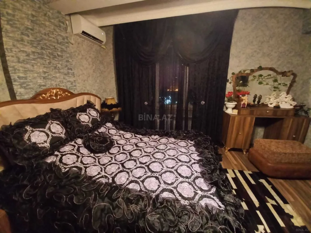 Satılır 3 otaqlı mənzil 110 m²