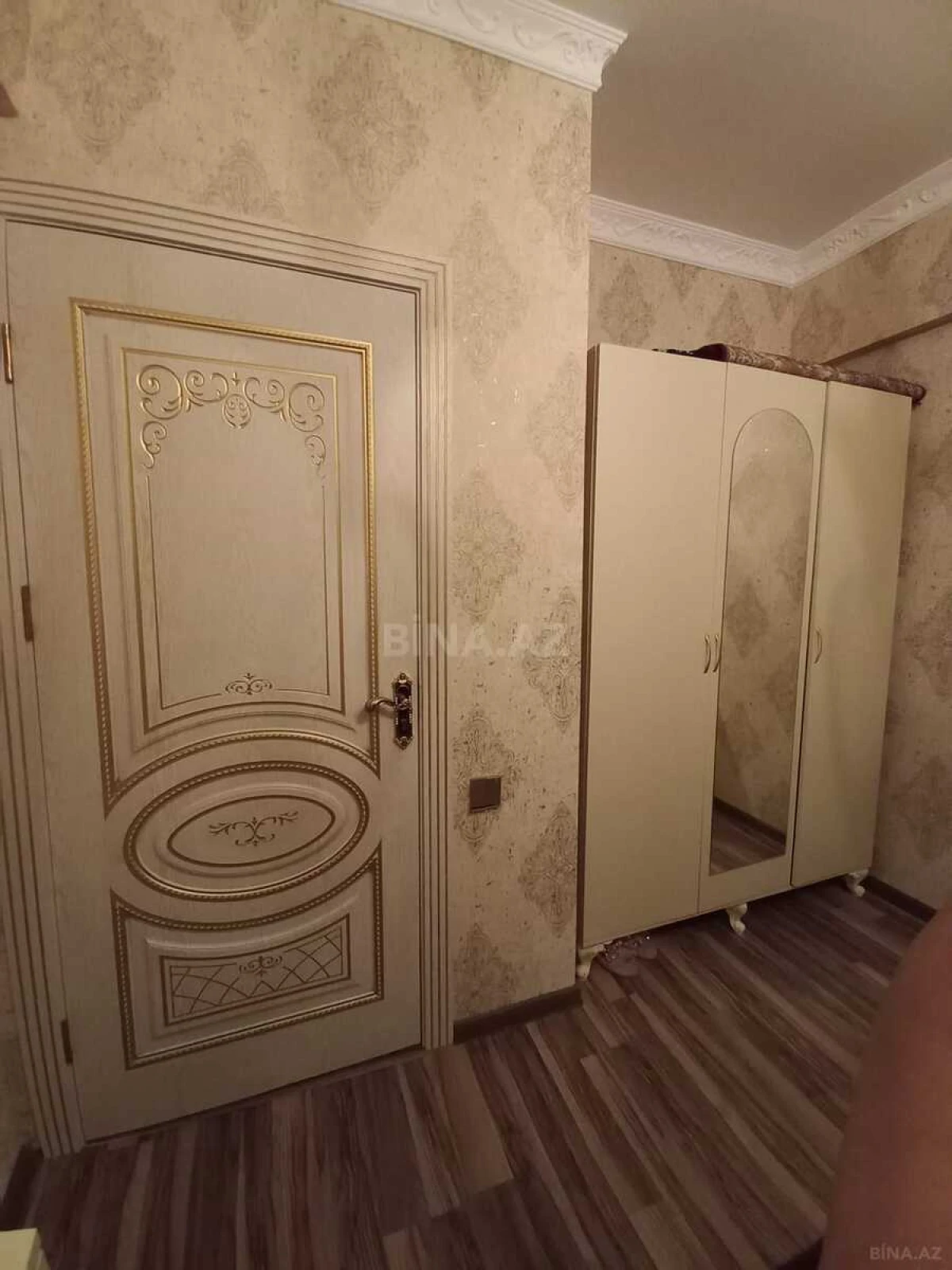 Satılır 3 otaqlı mənzil 110 m²