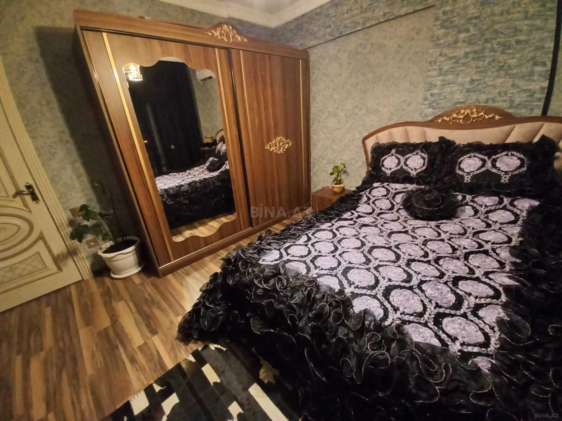 Satılır 3 otaqlı mənzil 110 m²