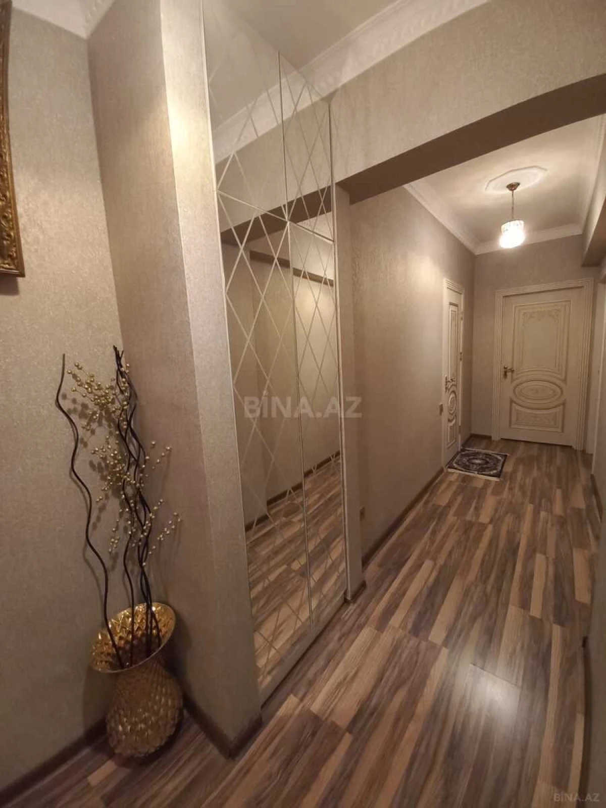 Satılır 3 otaqlı mənzil 110 m²