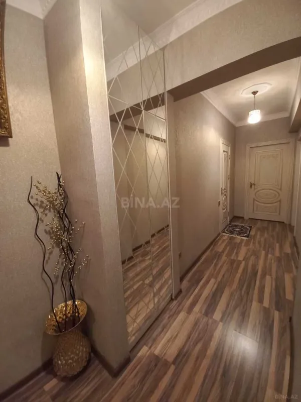Satılır 3 otaqlı mənzil 110 m²