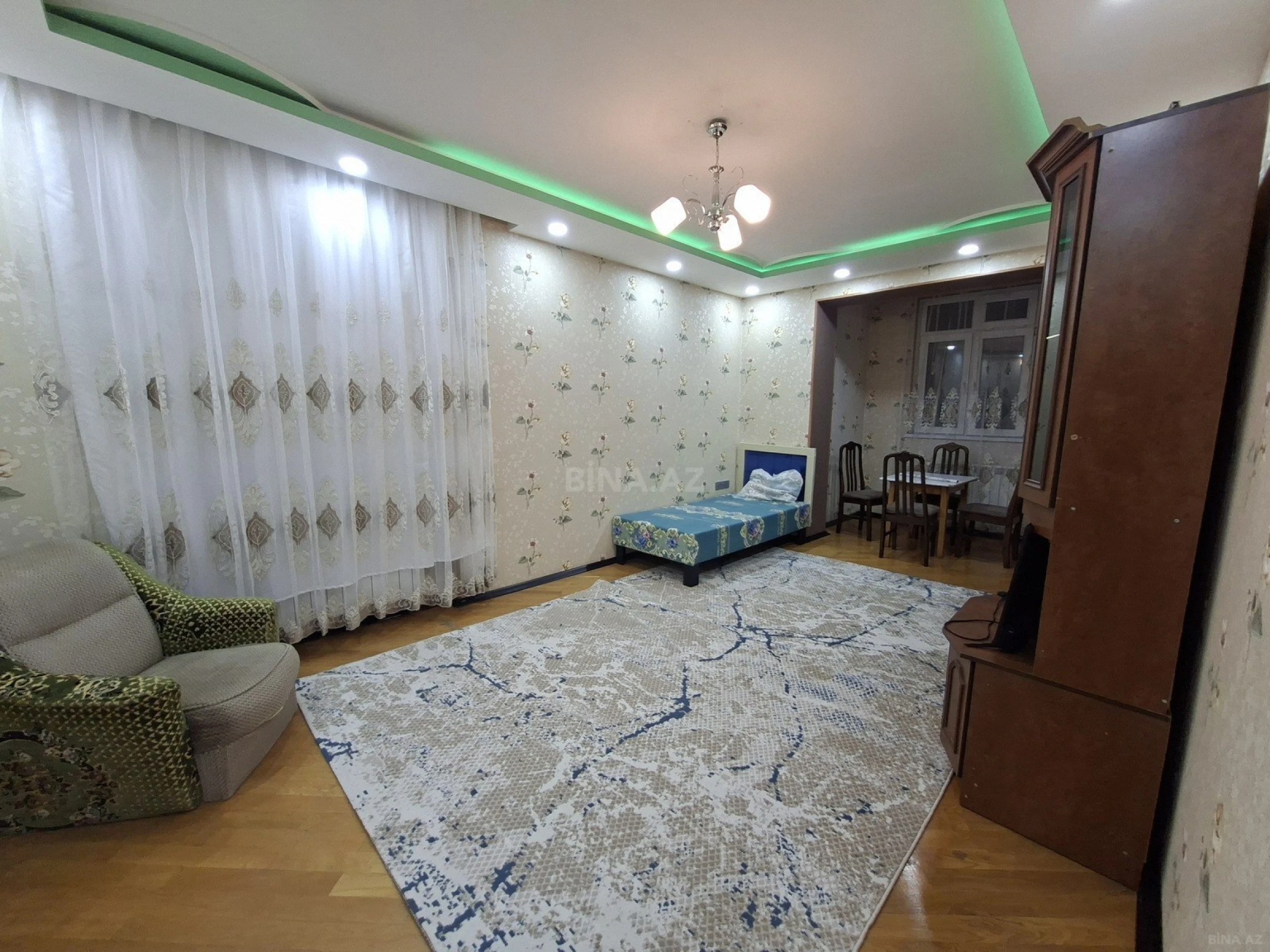 Kirayə verilir 4 otaqlı mənzil 110 m²