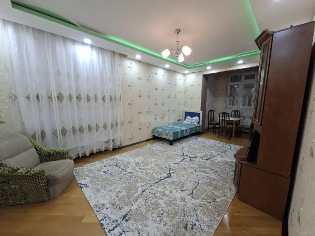 Kirayə verilir 4 otaqlı mənzil 110 m²