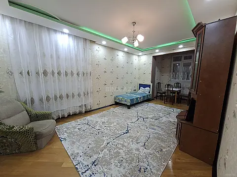 Kirayə verilir 4 otaqlı mənzil 110 m²