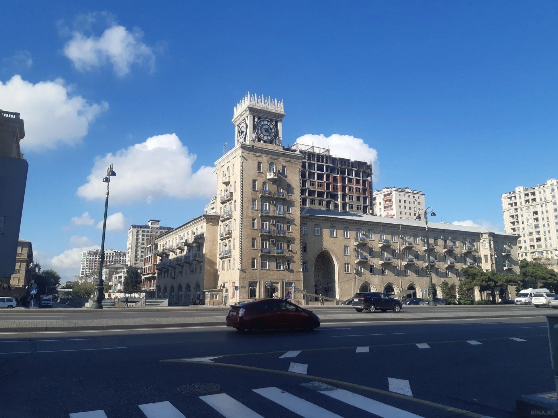 Kirayə verilir 4 otaqlı mənzil 110 m²