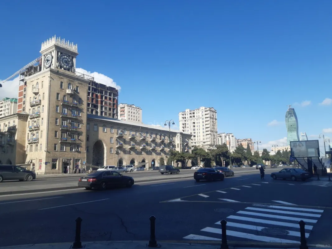 Kirayə verilir 4 otaqlı mənzil 110 m²