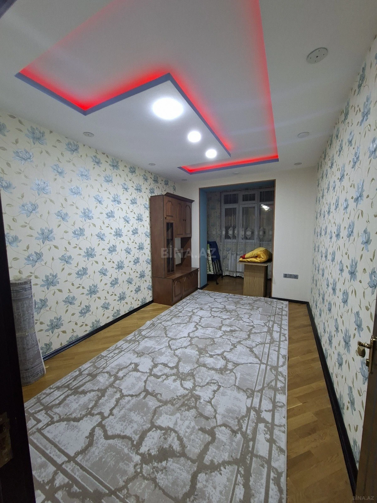 Kirayə verilir 4 otaqlı mənzil 110 m²