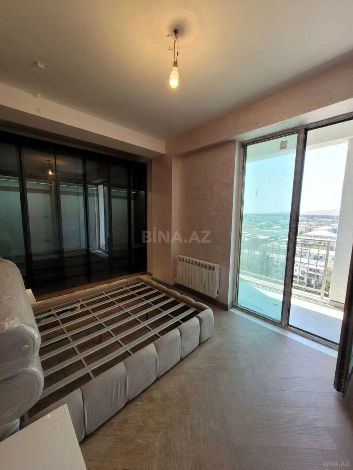 Satılır 4 otaqlı mənzil 100 m²