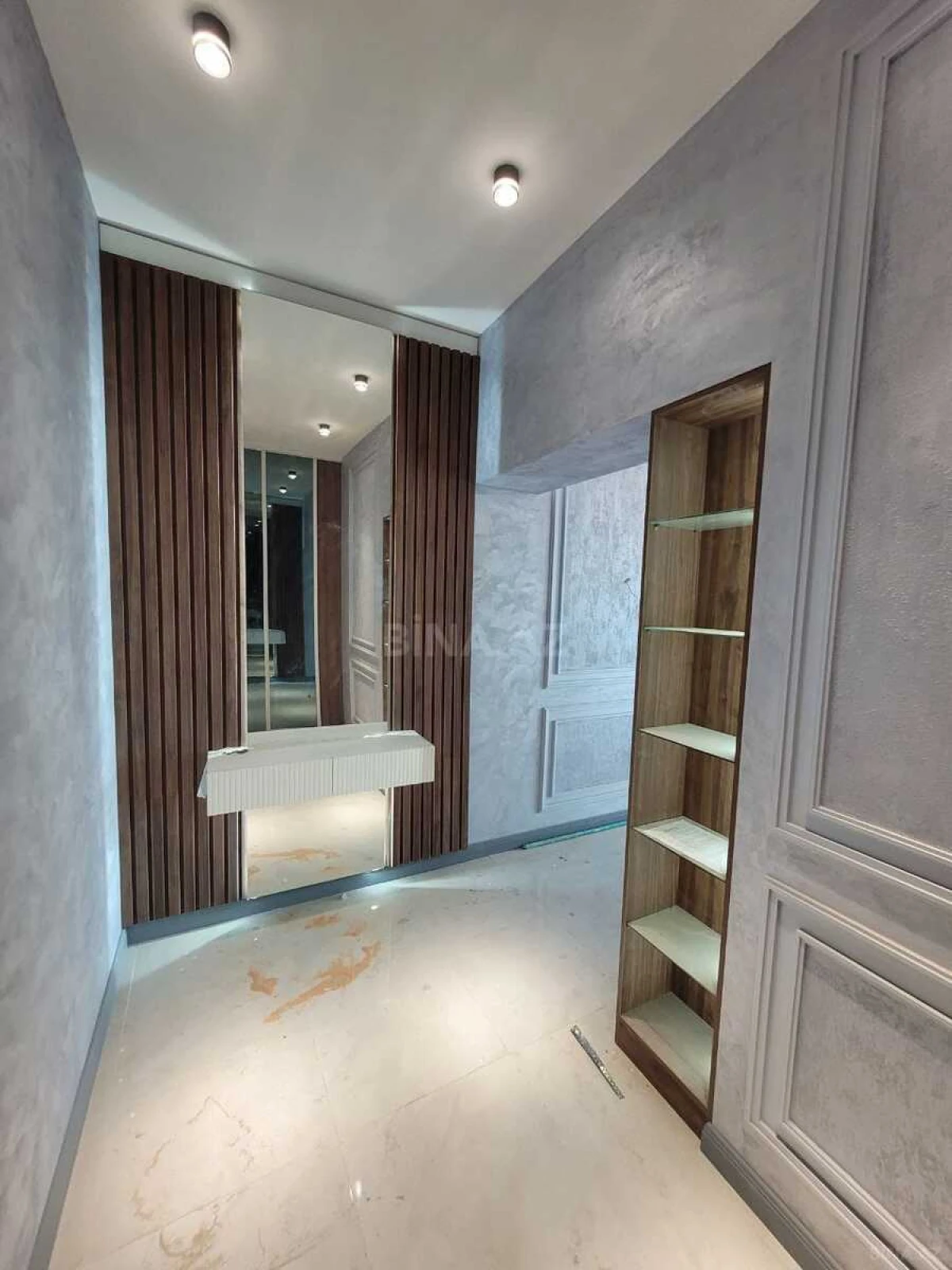 Satılır 4 otaqlı mənzil 100 m²