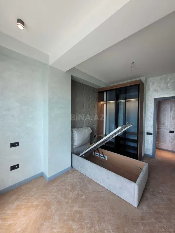 Satılır 4 otaqlı mənzil 100 m²