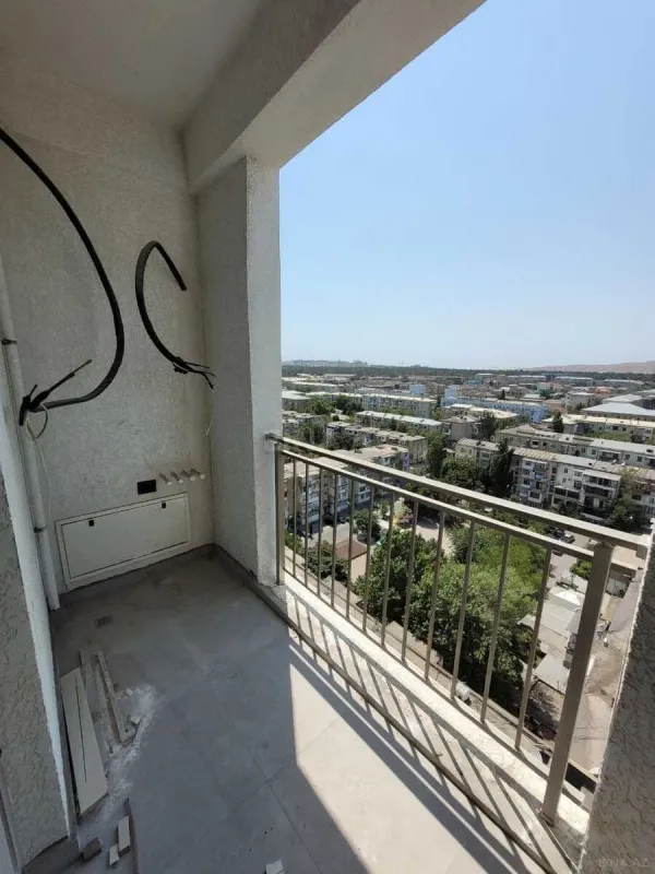 Satılır 4 otaqlı mənzil 100 m²