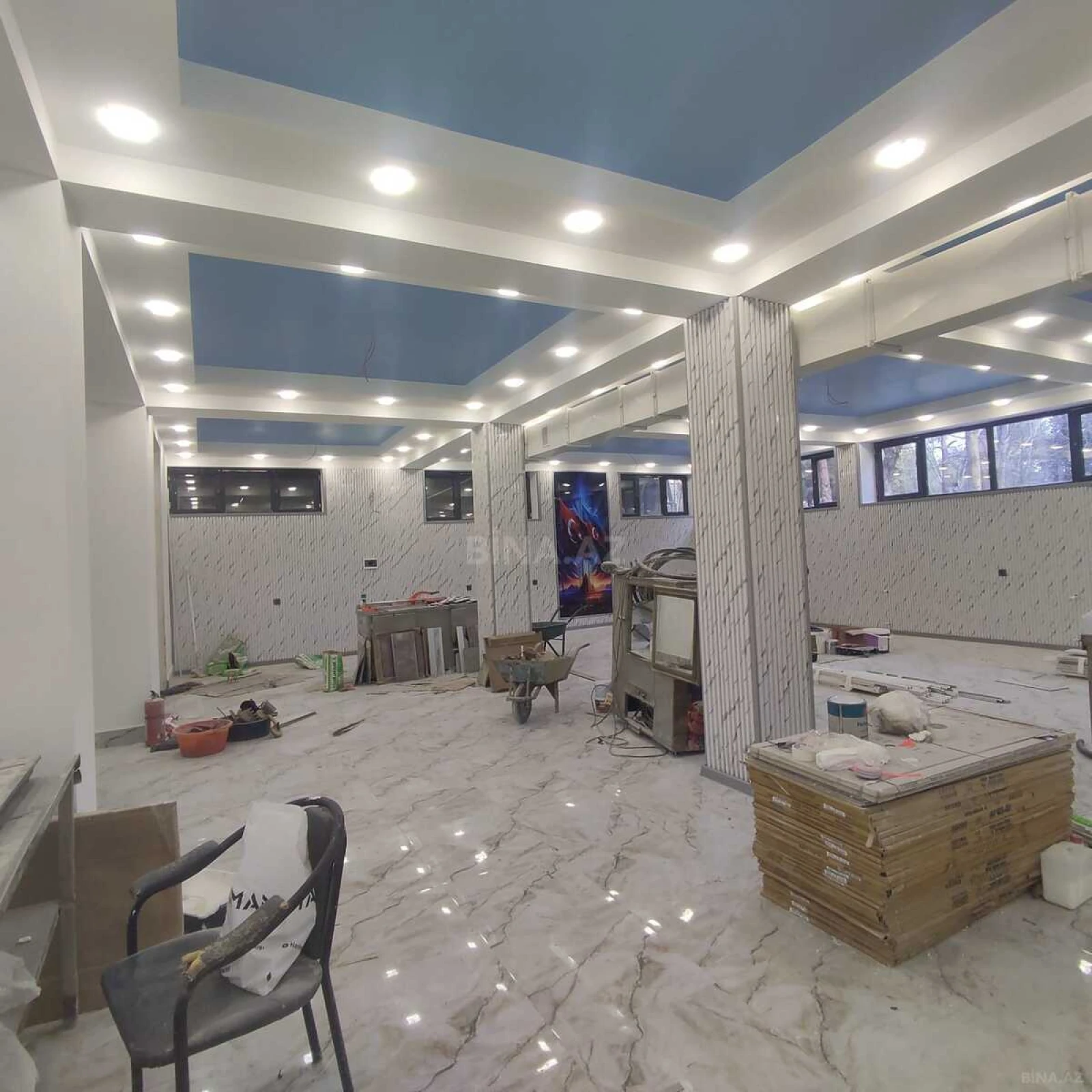 Kirayə verilir obyekt 256 m²