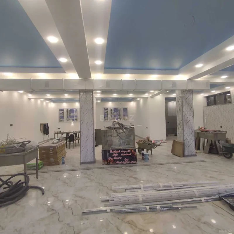 Kirayə verilir obyekt 256 m²