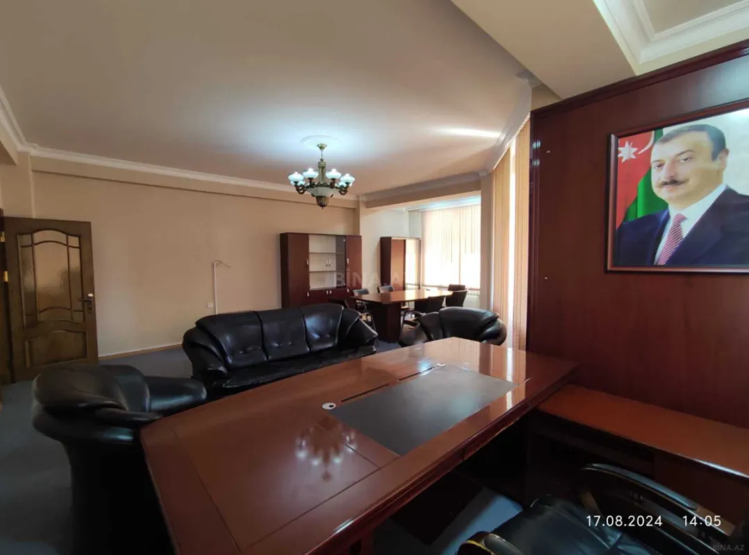 Satılır 4 otaqlı mənzil 170 m²
