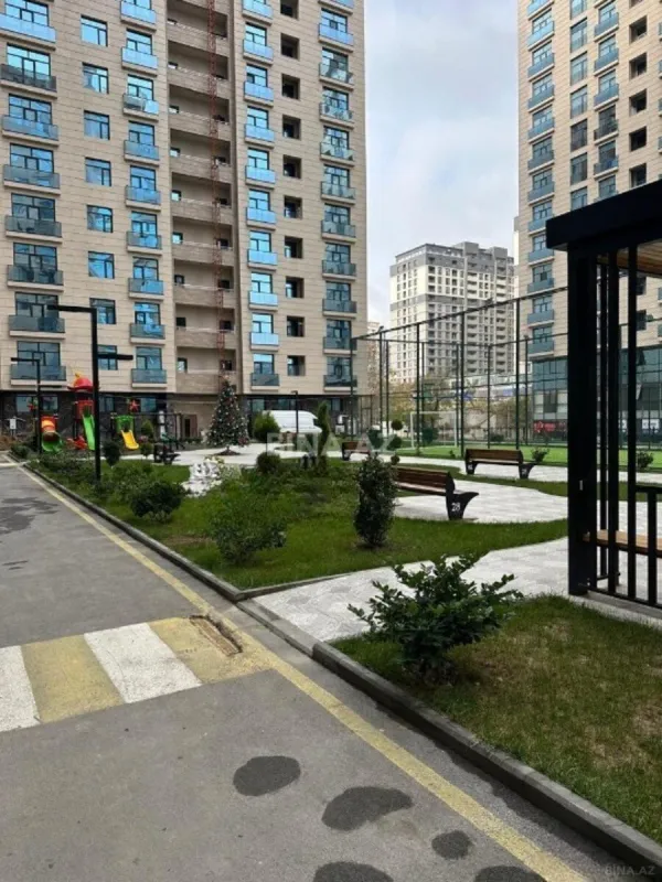 Satılır 4 otaqlı mənzil 149 m²