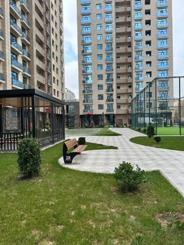 Satılır 4 otaqlı mənzil 149 m²