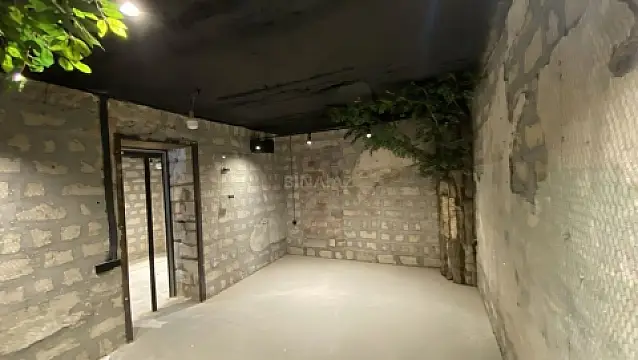 Kirayə verilir obyekt 412 m²