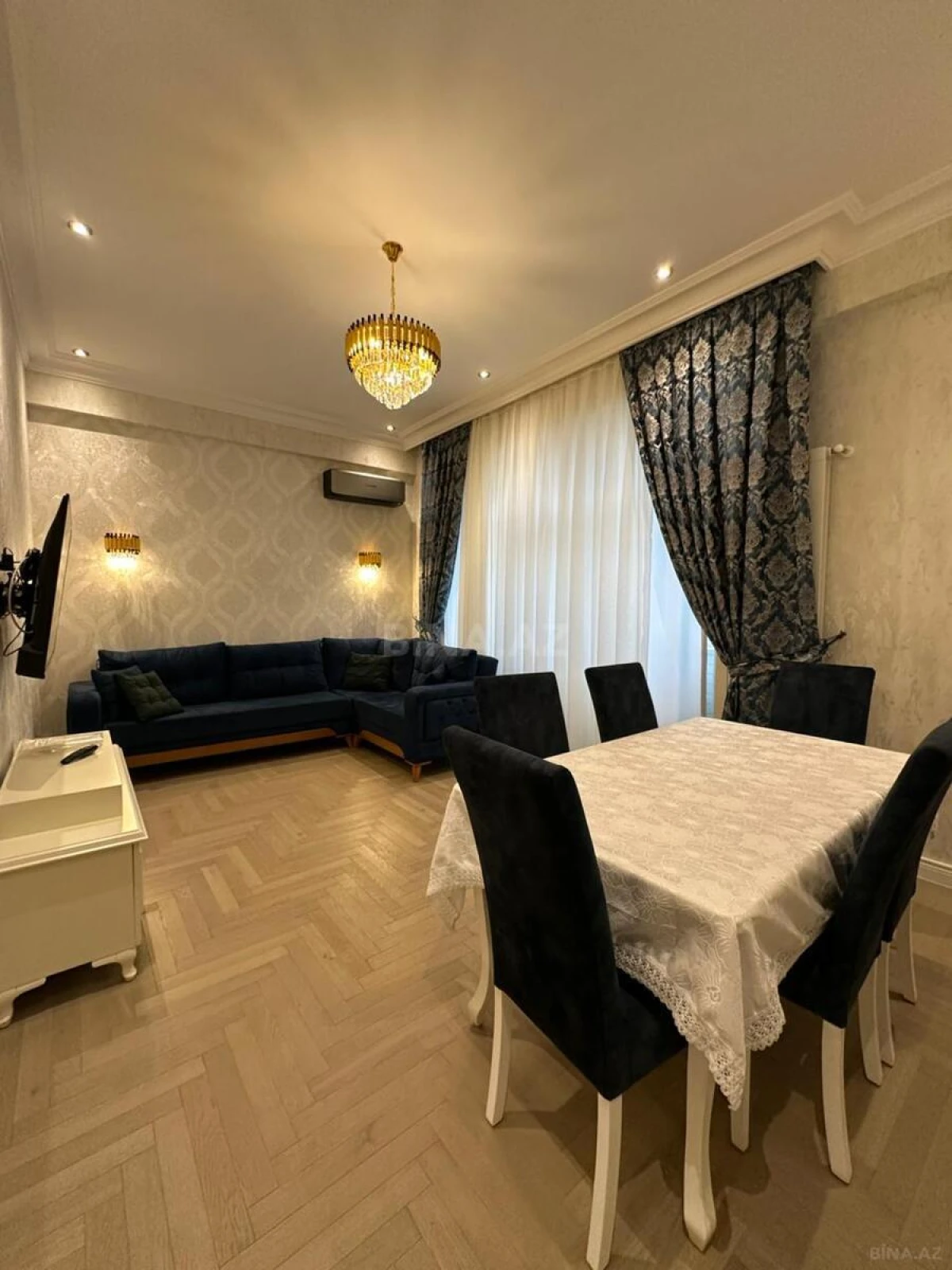 Kirayə verilir 2 otaqlı mənzil 105 m²