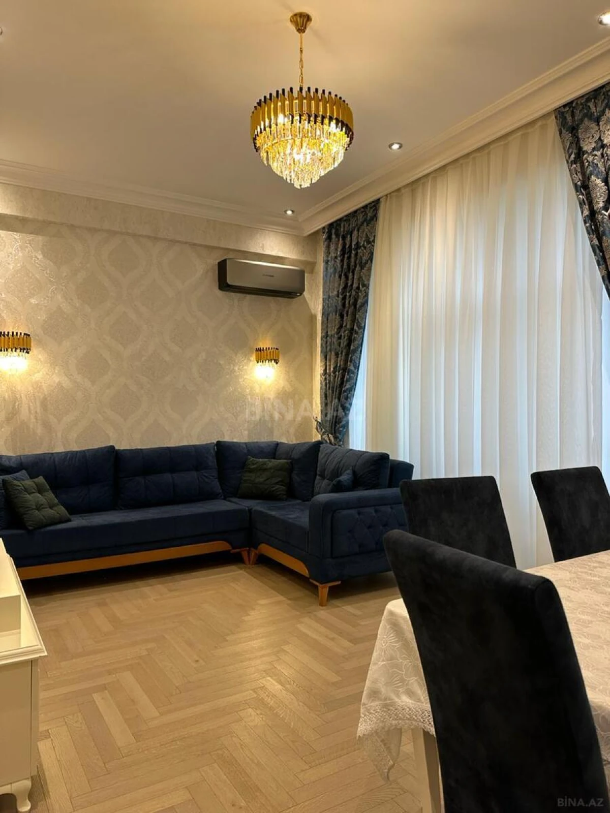 Kirayə verilir 2 otaqlı mənzil 105 m²