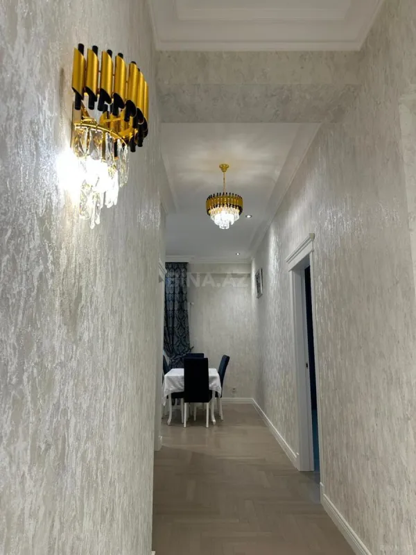 Kirayə verilir 2 otaqlı mənzil 105 m²
